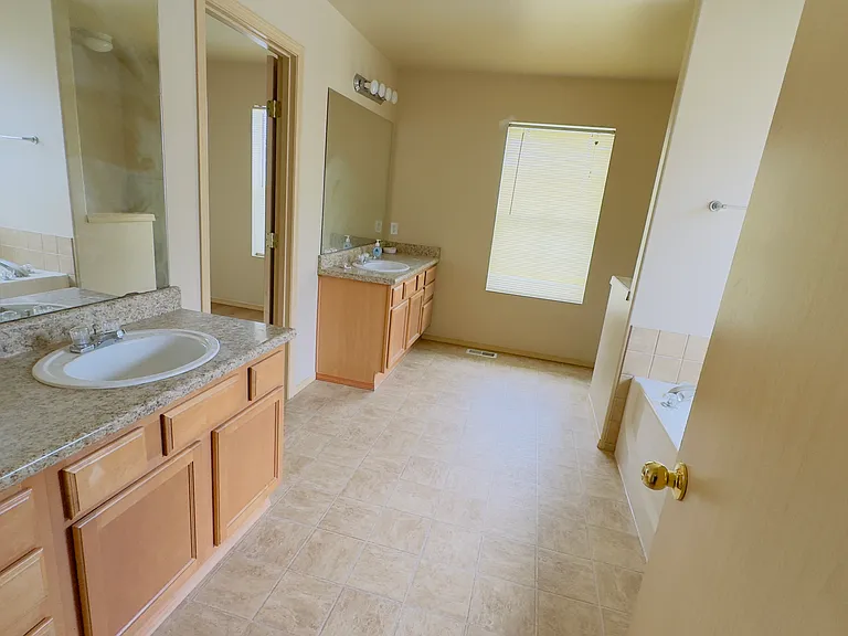 14704 33rd Pl SW — Photo 3
