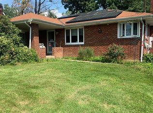 4015 Willett Rd, Pittsburgh, PA 15227