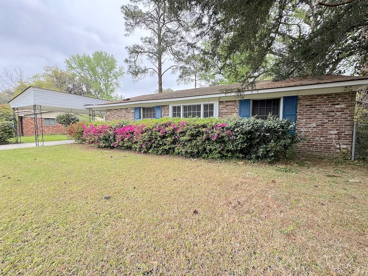 Property Photo - 106 Paradise Dr