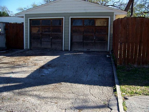 4th image of 590 Cross St