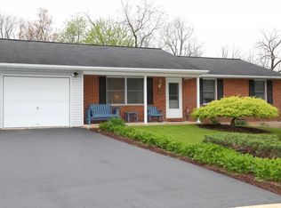 52 Hayloft Rd, Denver, PA 17517