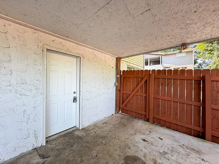 1309 Labrea Dr #B — Photo 15