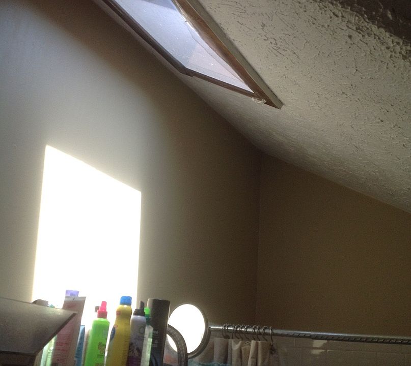 2nd image of 1115 Main St APT E