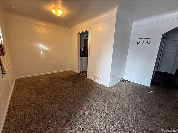 5th image of 8864 Heyden St
