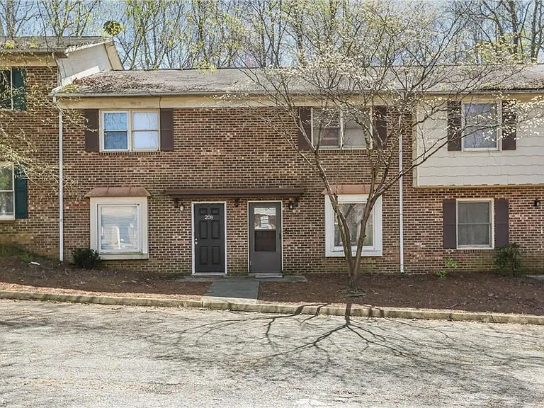 206 Royal Forest Ct — Photo 1