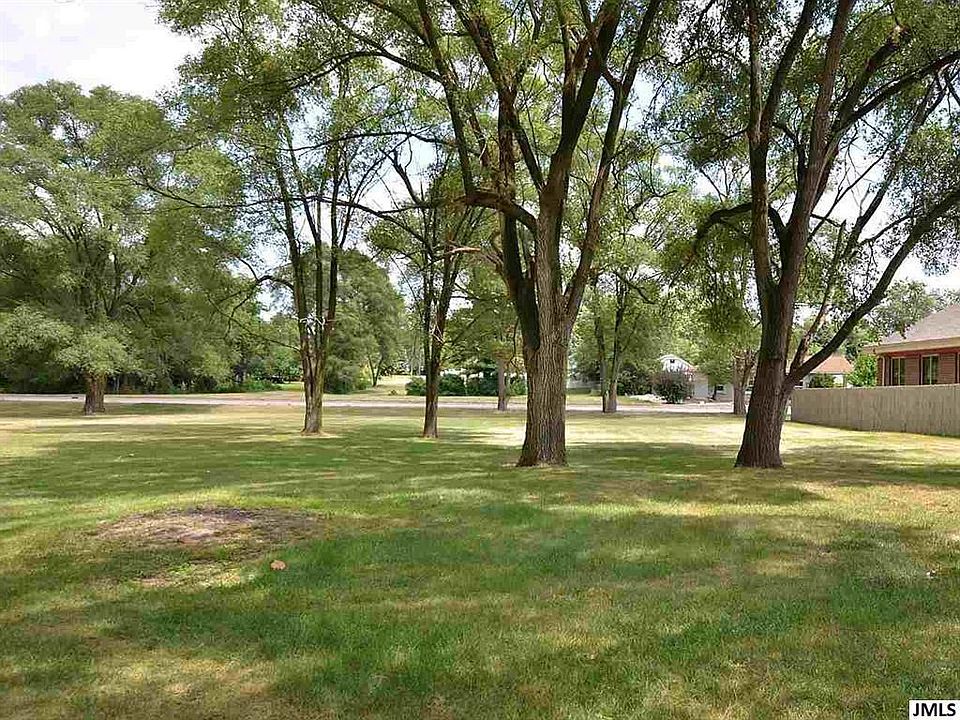 2nd image of Laurence Ave