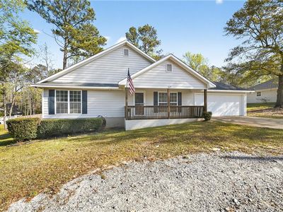 169 Lansdon Dr, Smiths Station, AL, 36877