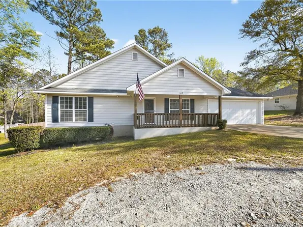 169 Lansdon Dr, Smiths Station, AL 36877