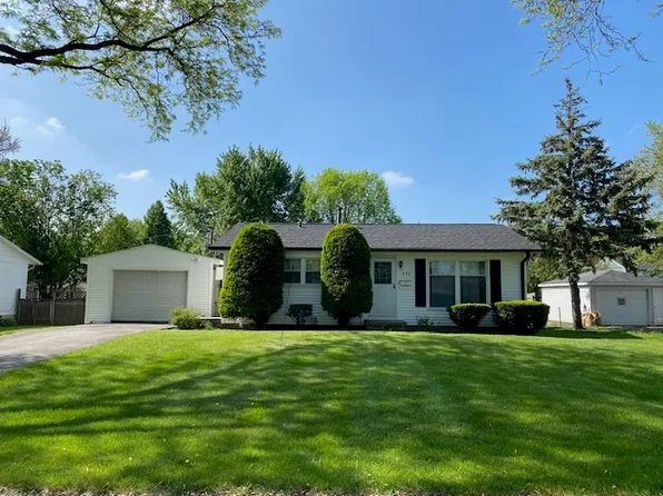 950 Arlon Rd, Aurora, IL 60506