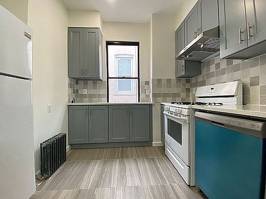 2nd image of 25-11 42nd St #2