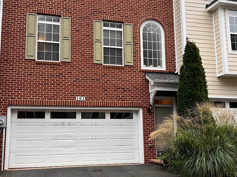 161 Brookwood Dr — Photo 1