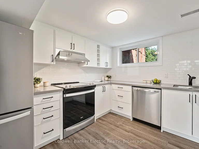 8B Pottinger St — Photo 34