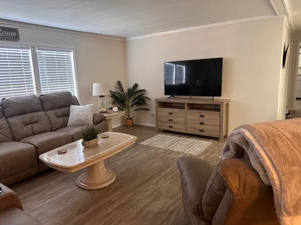 140 Doubloon Dr, North Fort Myers, FL 33917