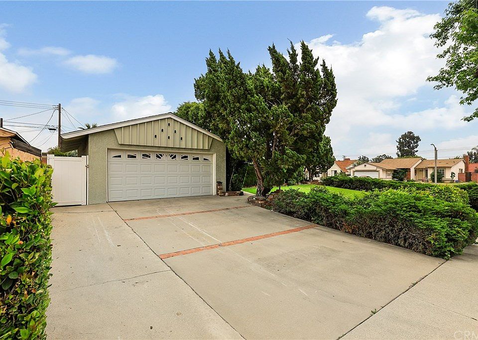 1st image of 1534 N Gardenia Ct
