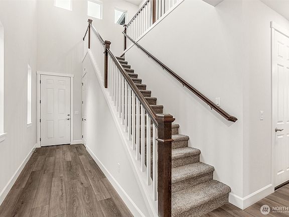 3rd image of 4639 85th Avenue NE #27