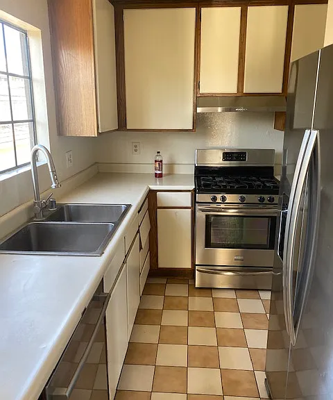 121 S Pacific Ave #8 — Photo 4