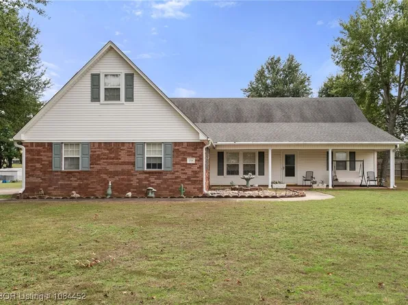 1704 Broaddrick Ln, Van Buren, AR 72956