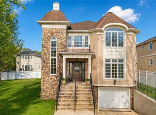 41 Saint Edward Ln, Staten Island, NY 10309