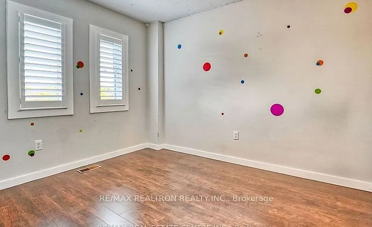 90 Oke Rd #MAIN FLOOR — Photo 24