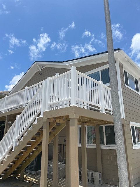 Stairs to Large Deck and Entry!