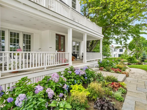 15 Langsford Road #1, Kennebunkport, ME 04046