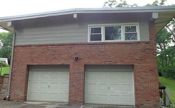 3rd image of 700 Louwen Dr
