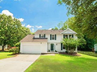 12113 Woodside Falls Rd, Pineville, NC 28134