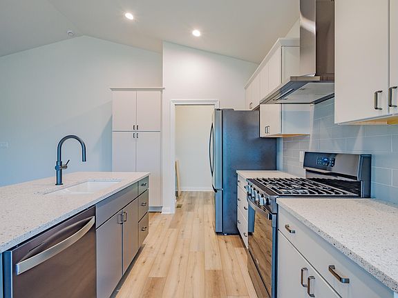 5th image of 3101 Forestside Ln
