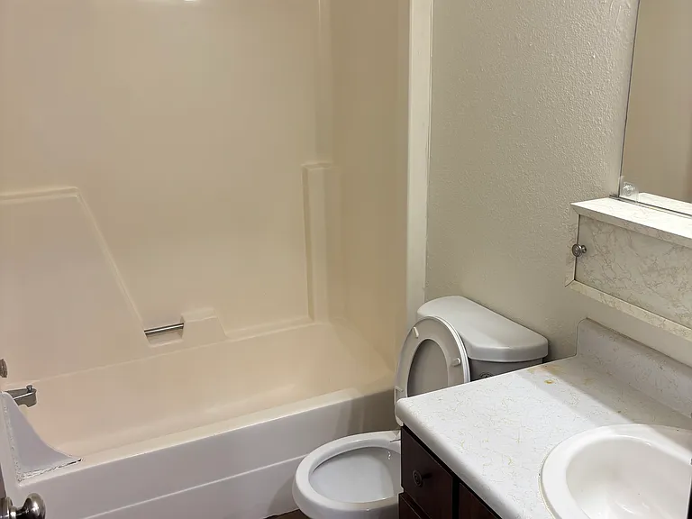 6205 Lakewood Dr W #117 — Photo 1