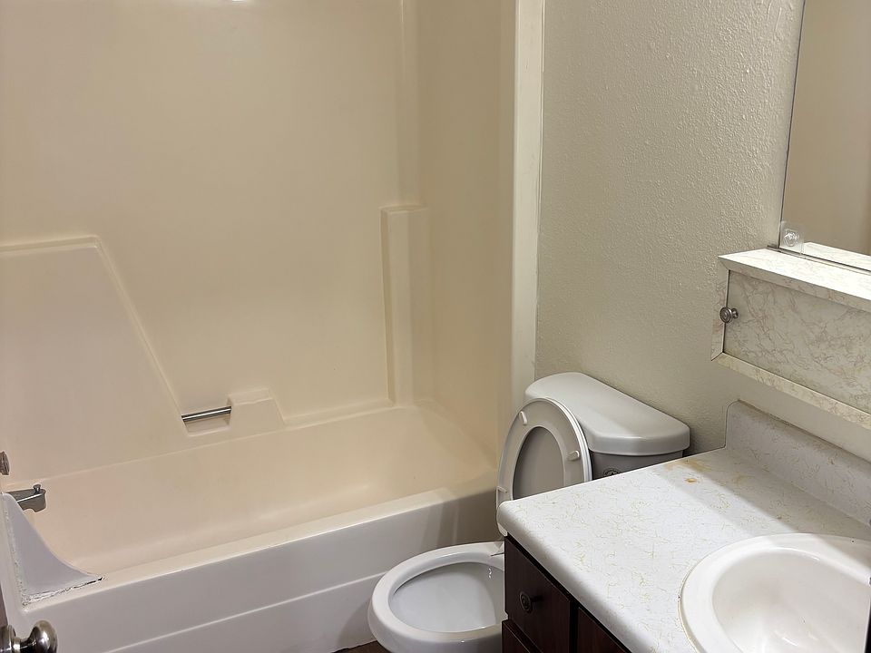 1st image of 6205 Lakewood Dr W APT 117