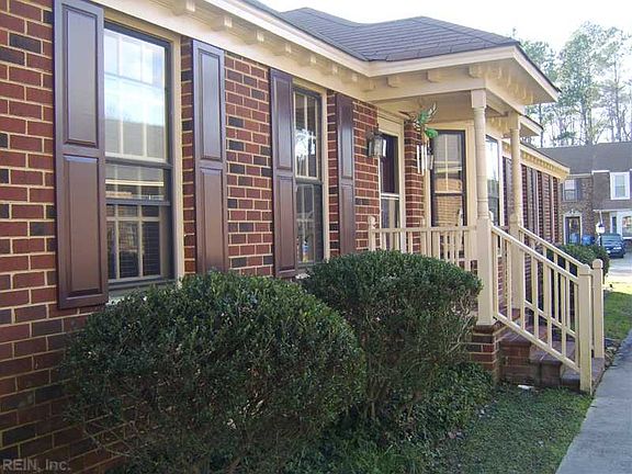 2nd image of 325 Middle Oaks Dr