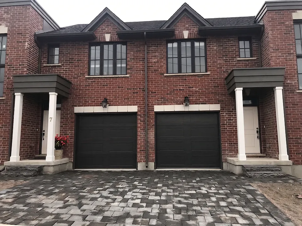 555 Sunningdale Rd E #7