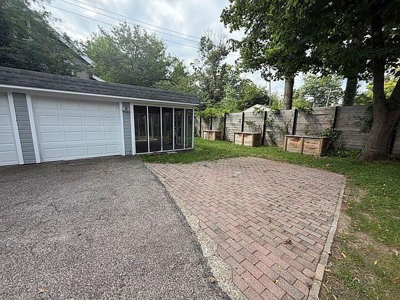 2nd image of 13048 Cedar Rd