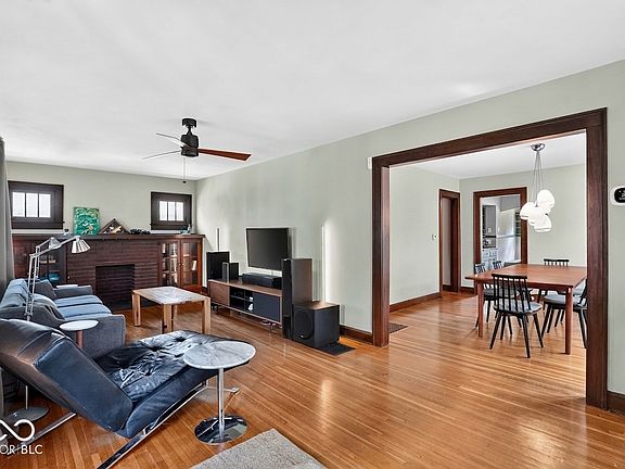 4th image of 49 N Kenmore Rd