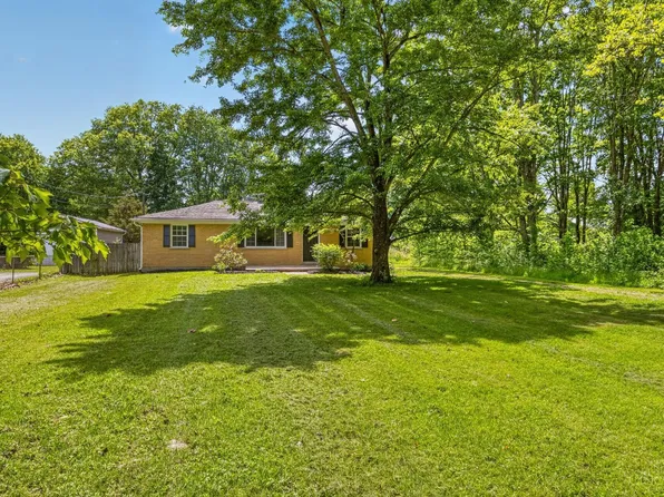 4021 Barrick Low Ln, Batavia, OH 45103