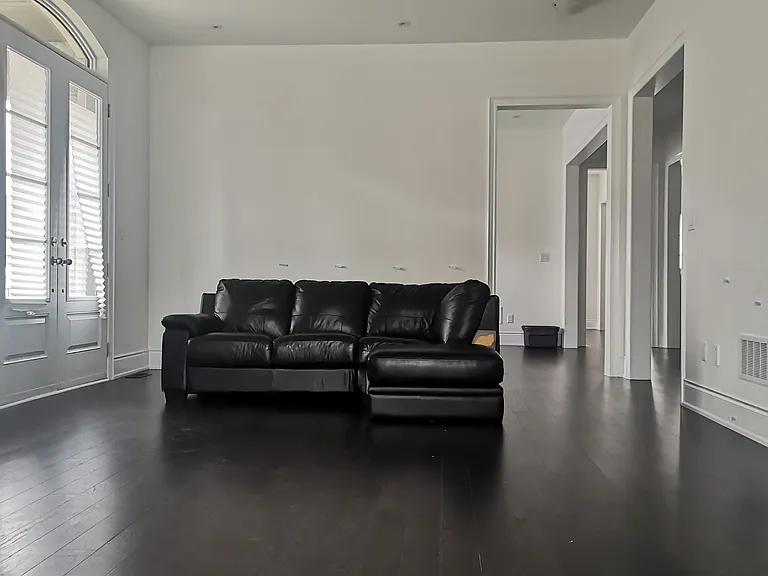 241 Stormont Trl — Photo 5