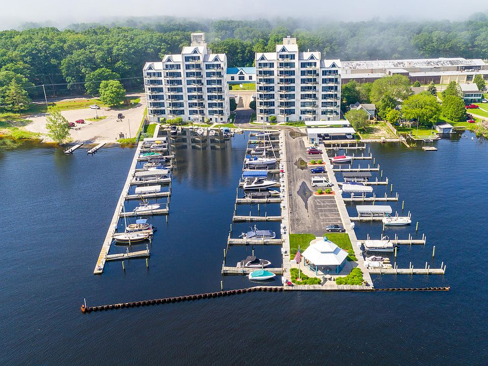 1st image of 2964 Lakeshore Dr