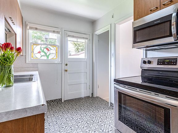 2nd image of 2138 E Wilson Ave