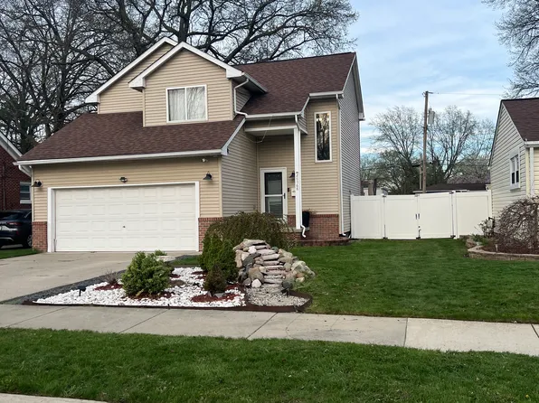 26368 Delton St, Madison Heights, MI 48071