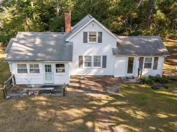 376 Foxfire Road, Aberdeen, NC 28315