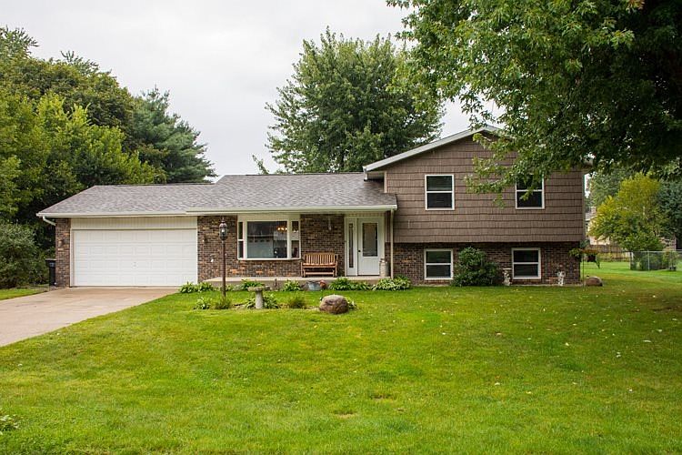 1st image of 54392 Faye Dr