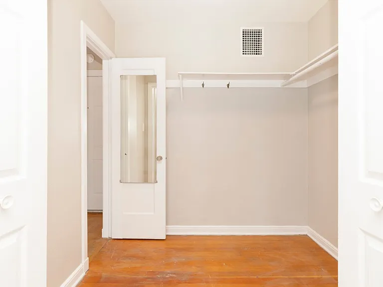 Charlesgate Apartments - Vintage Studios — Photo 66