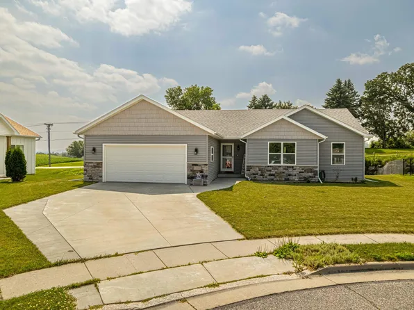 1320 16th St, Baraboo, WI 53913