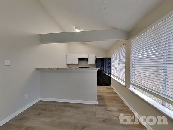 4th image of 10919 Almond Grv