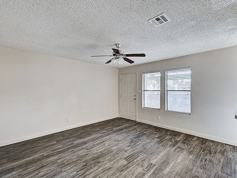 8530 W Sahara Ave10