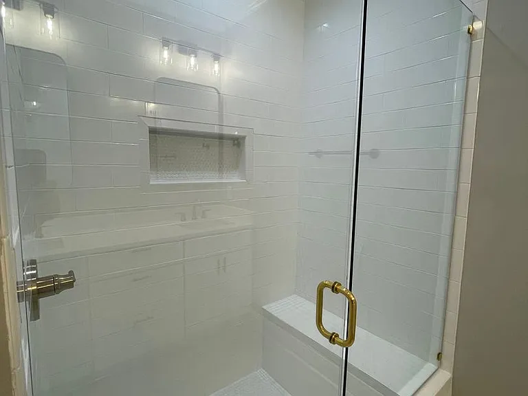 625 E 3rd St #11 — Photo 17