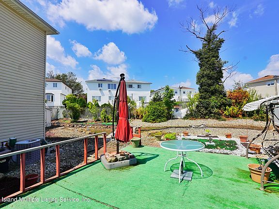 4th image of 47 Dorval Pl