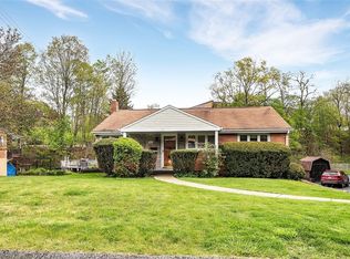 4645 Echo Glen Dr, Pittsburgh, PA 15236