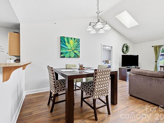 3rd image of 123 Foxden Dr #202