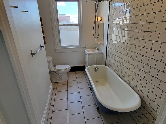 5th image of 1863 Frankford Ave Floor 2